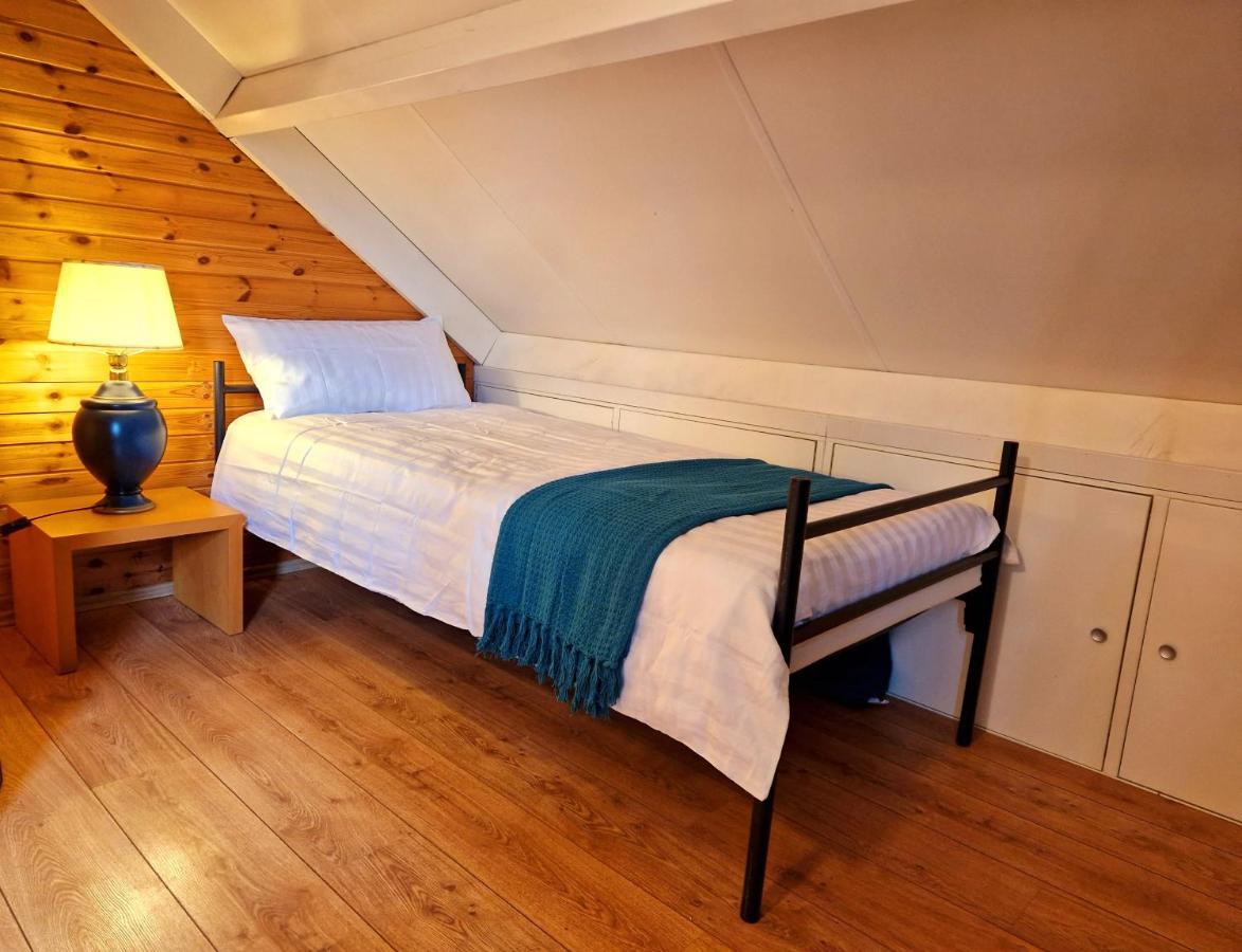 Daffodils Villa Enscherange Екстериор снимка